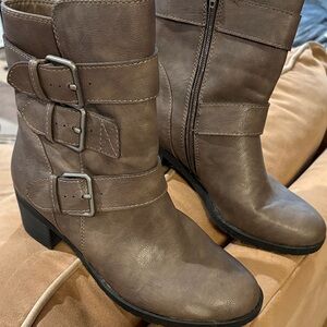 Women’s Relativity Brown zip up boot 8 1/2 “ 
3 accent buckles New ( Sample )